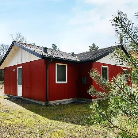 6 Person In Aakirkeby