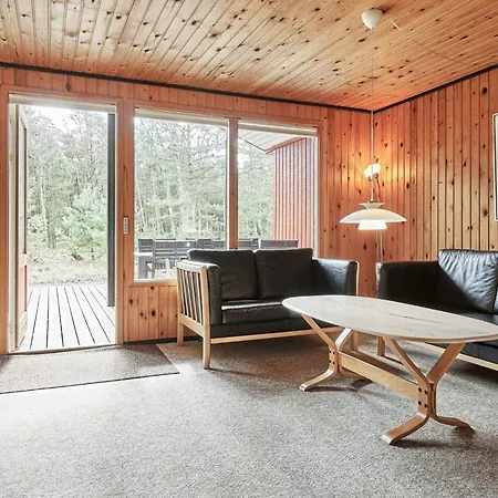 6 Person In Aakirkeby * Vester Somarken